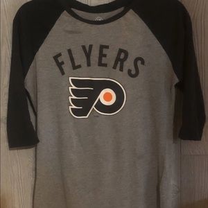 PHILADELPHIA FLYERS BASEBALL-STYLE TEE